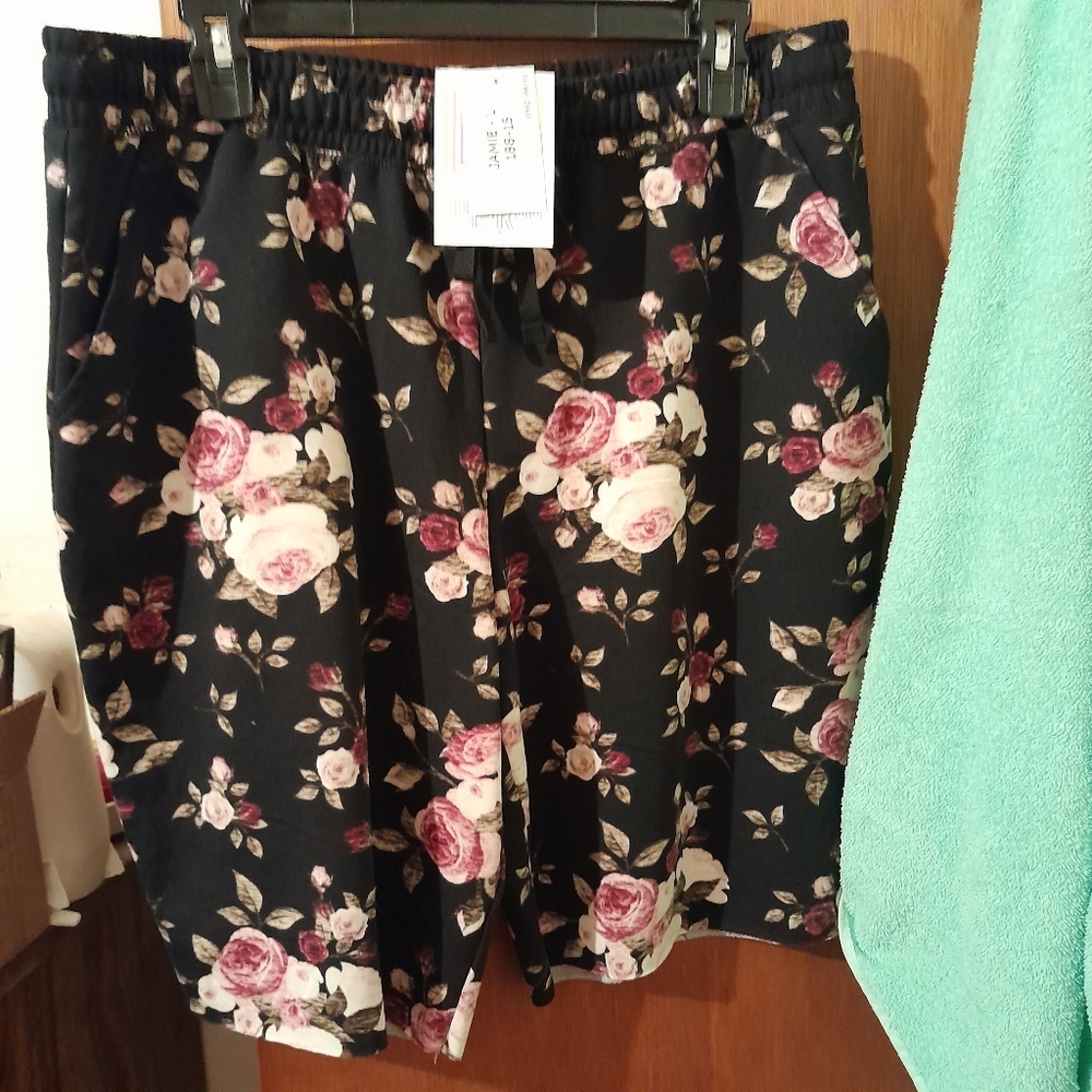 LuLaRoe Jamie Shorts sz Lg NWT